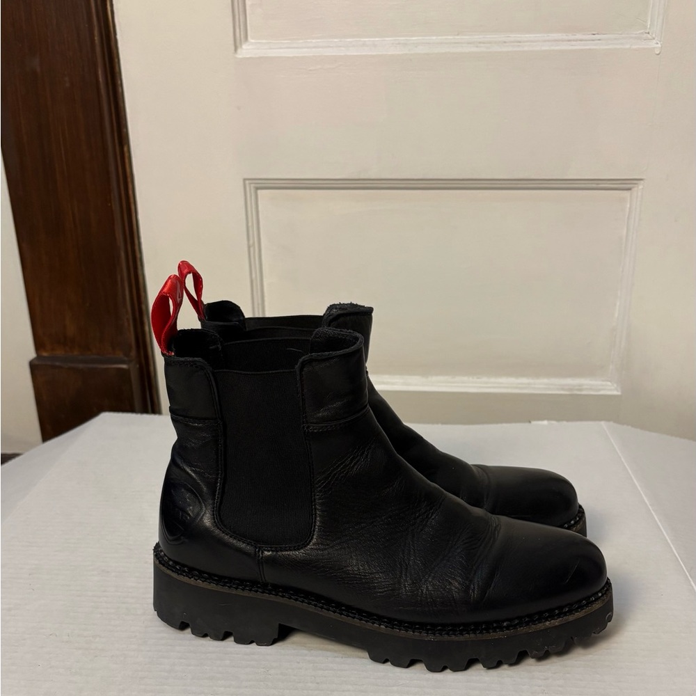 Pajar Black Leather Women's Boots with Red pull